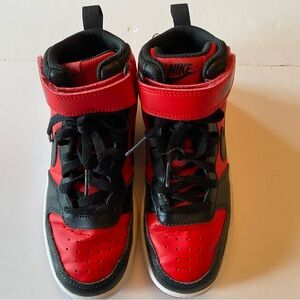 Nike Kids High-Top Sneakers in Red and Black size 3.5Y